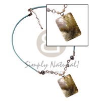 40mm rectangular blacklip pendant