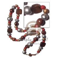 Asstd. wood beads in natural